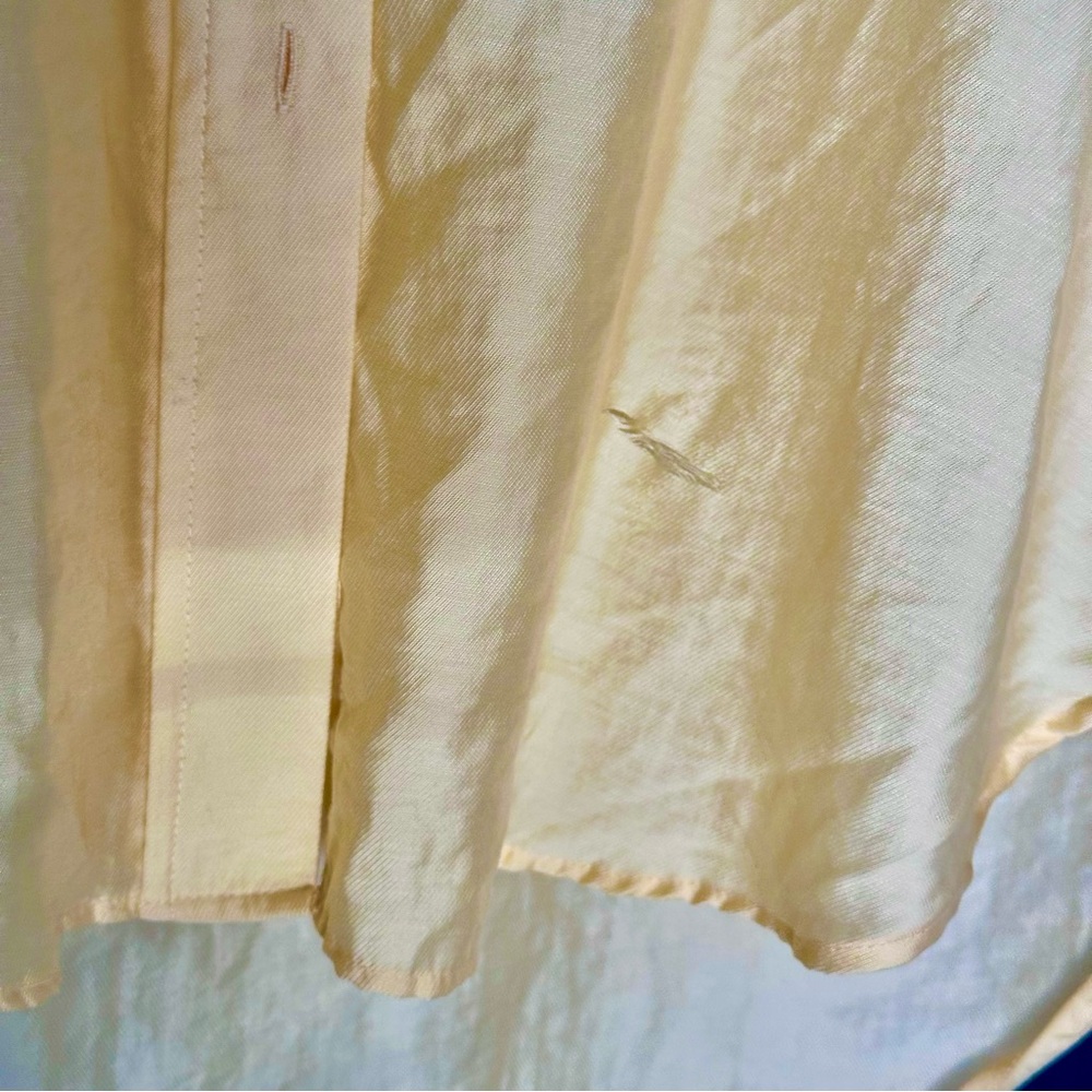 βοΈsoldβοΈOversized Light Yellow Button Down Shirt - Picture 8 of 16